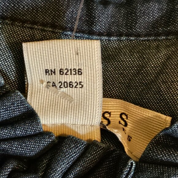 NWT GUESS Blue Denim Slim Line with Ruffle Button Down Long Sleeve Shirt Size XL - Picture 7 of 13